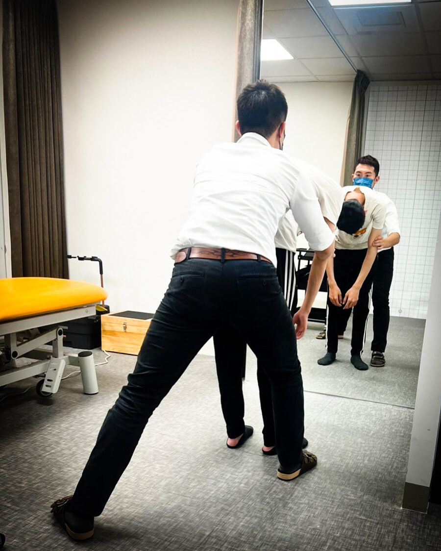 青嵩工坊團隊進行動作評估訓練